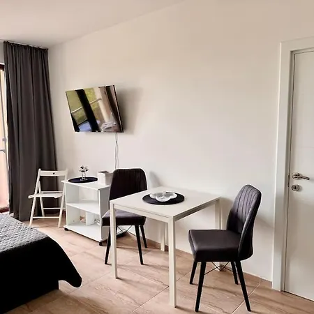 Aura In Shartrez Apartament